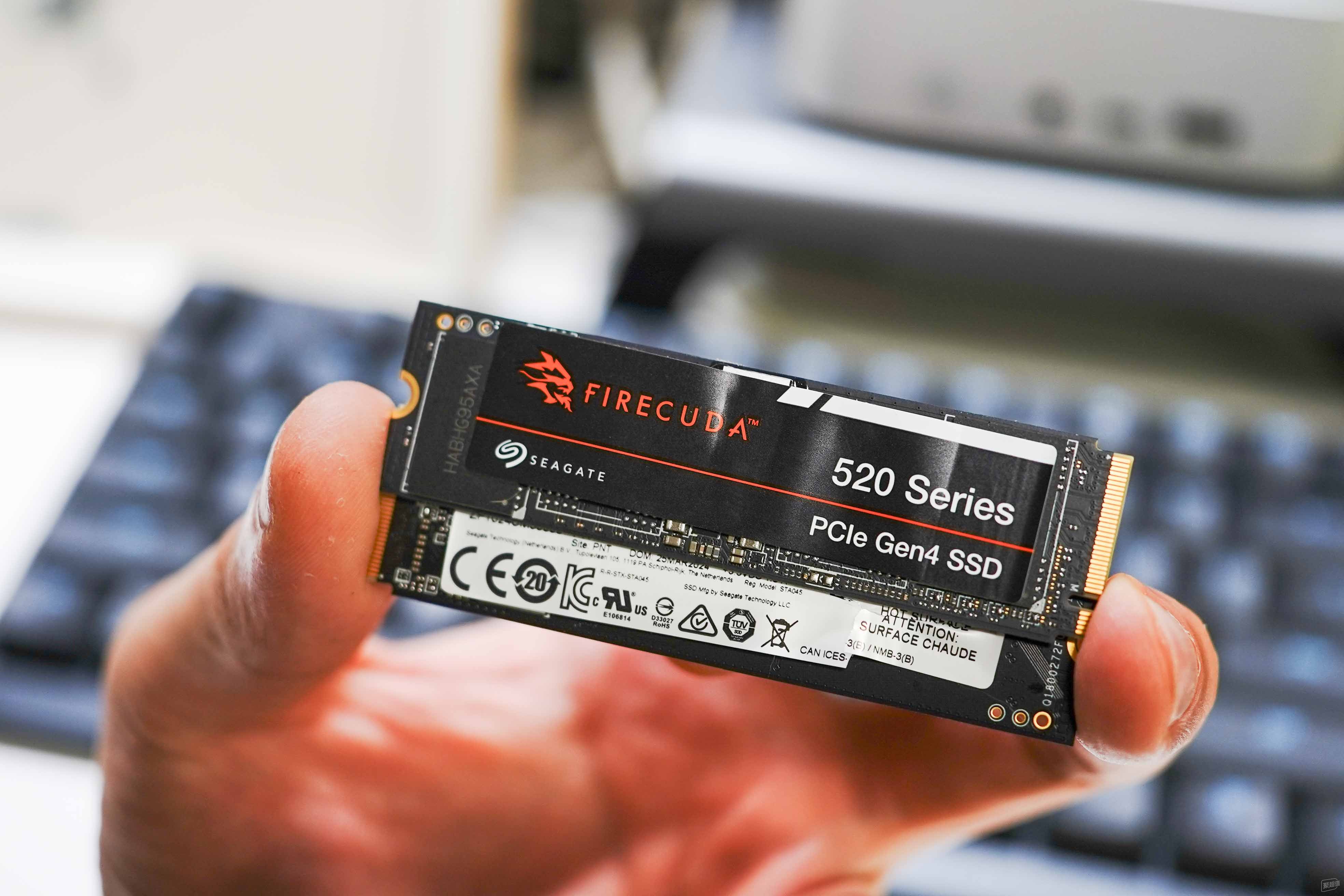 关于固态硬盘（SSD）的读写性能提升​的信息