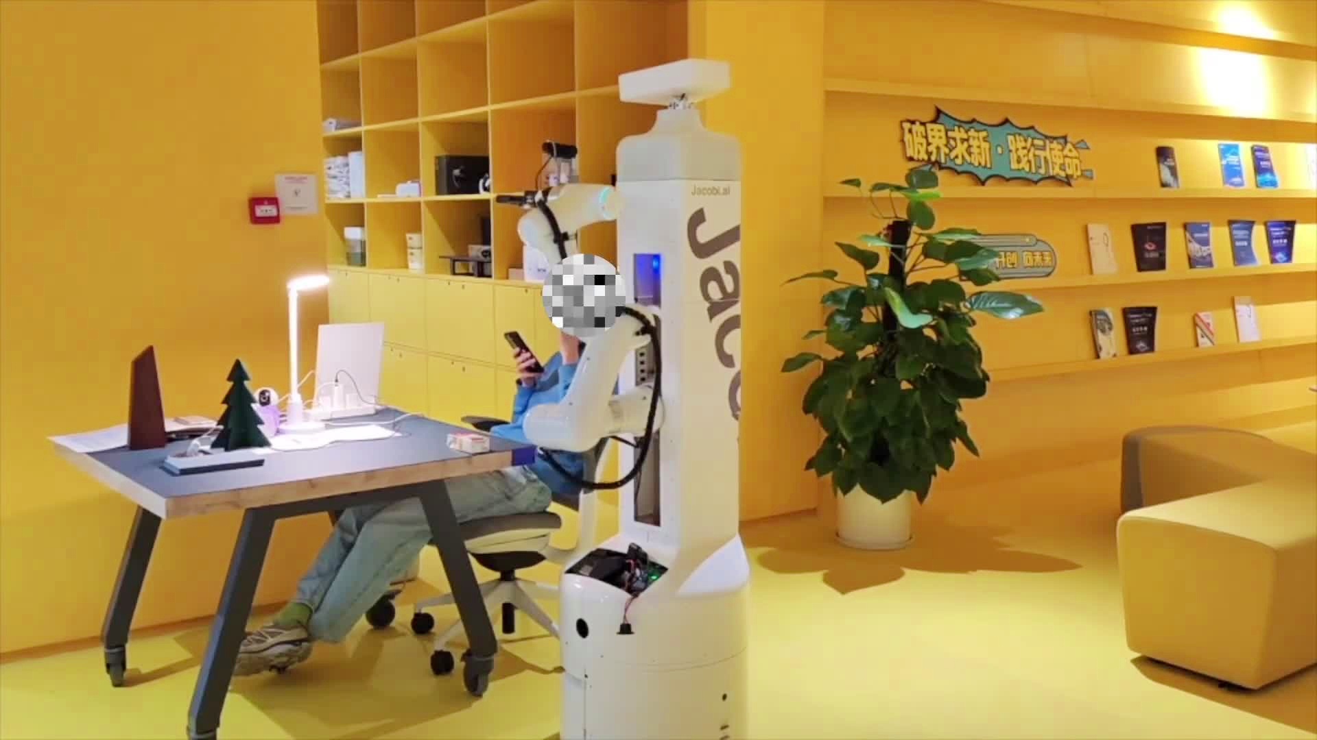 人型机器人在智能商业接待中的应用_人形机器人功能