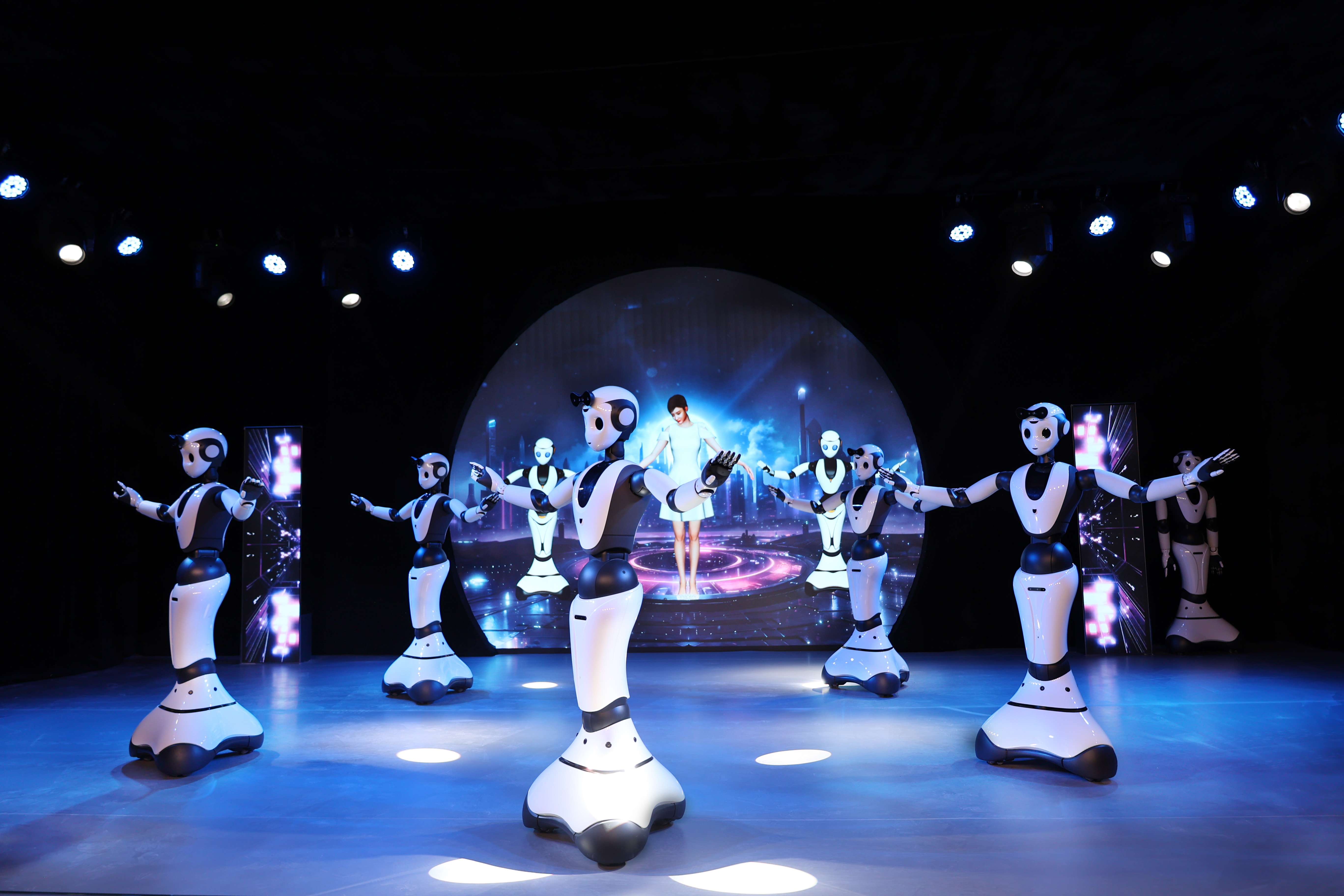 包含AI驱动的元宇宙社交场景搭建​的词条